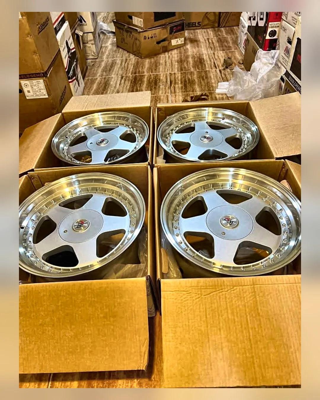 طقم جنوط OZ 17 بوصة 5×114/5×120 (8 أمامي / 9 خلفي) بي إم دبليو