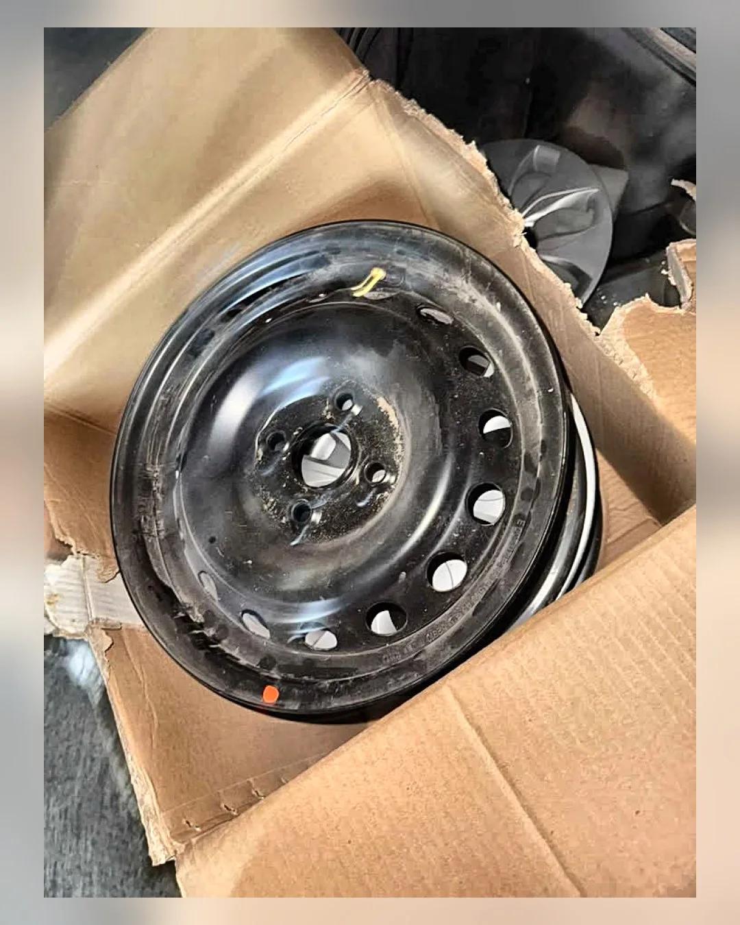 طقم جنوط حديد أصلي بالطاسات هيونداي أكسنت RB — جديد
