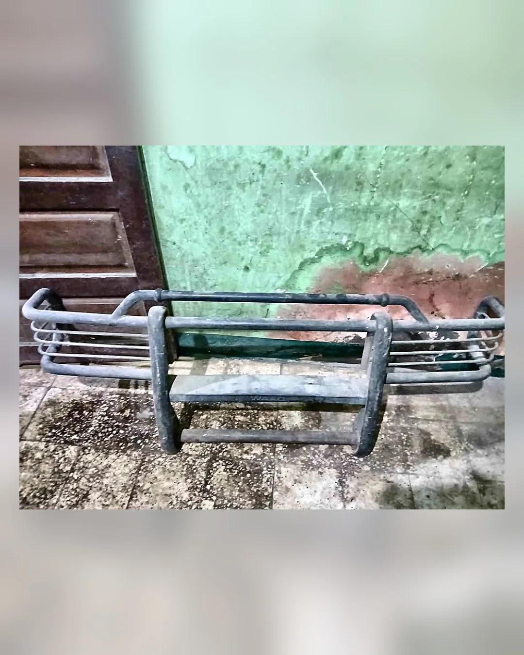 دعامة (اكصدام حديد) أمامية جيب شيروكي — استيراد