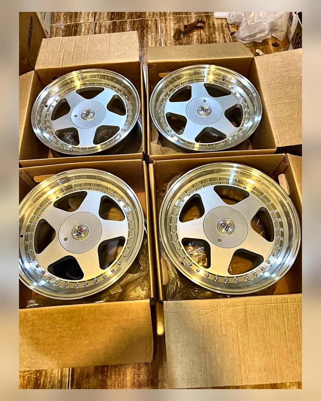 طقم جنوط OZ 17 بوصة 5×114/5×120 (8 أمامي / 9 خلفي) بي إم دبليو