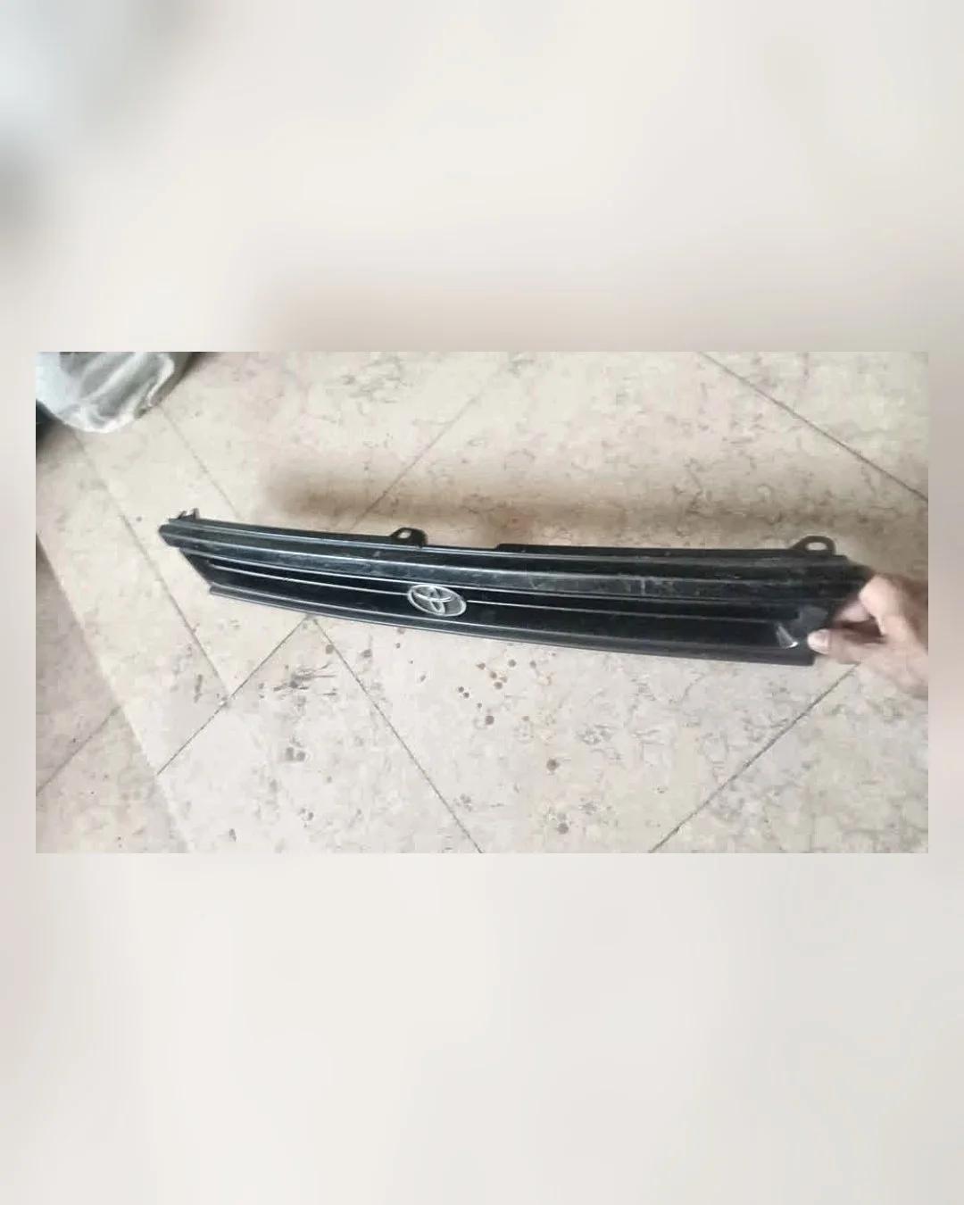 شبكة أمامية تويوتا ستارليت (سوداء) — استيراد