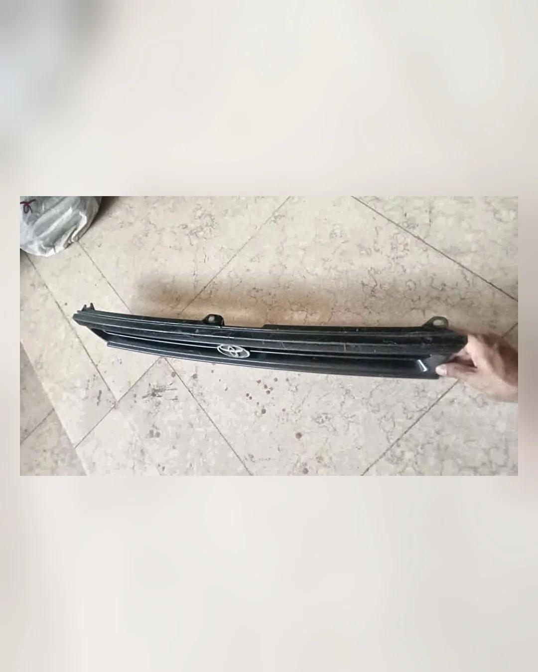 شبكة أمامية تويوتا ستارليت (سوداء) — استيراد