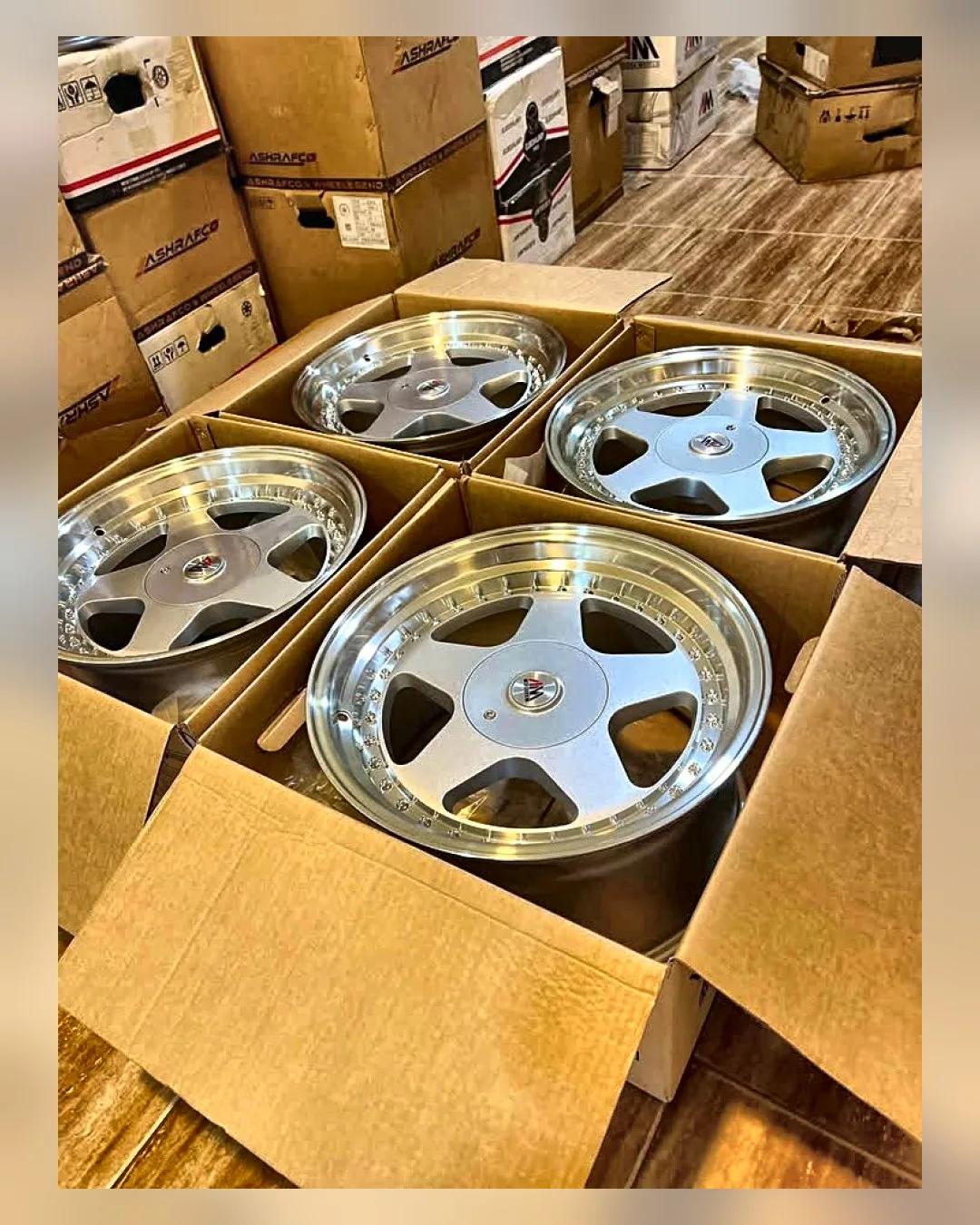 طقم جنوط OZ 17 بوصة 5×114/5×120 (8 أمامي / 9 خلفي) بي إم دبليو