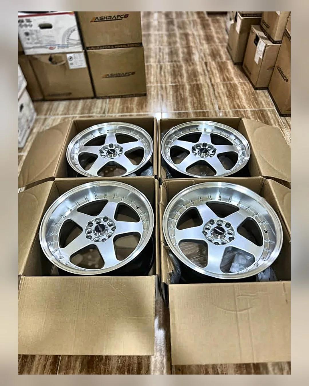 طقم جنوط Rotiform 17 بوصة 5×114/100 (7.5 أمامي / 8.5 خلفي) — جديد بالكرتونة