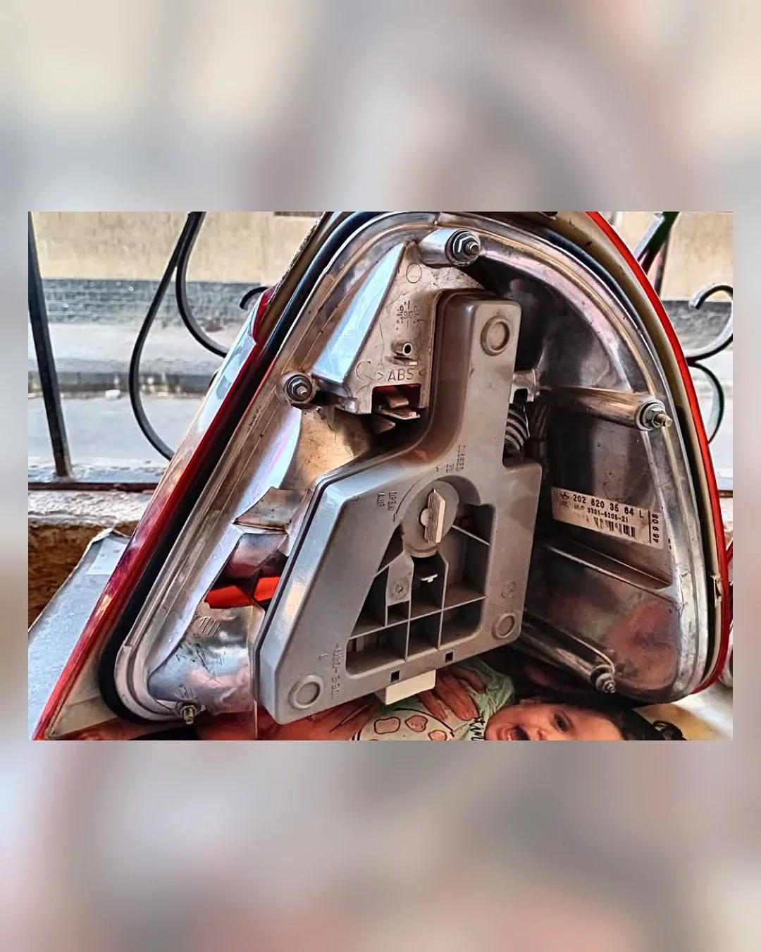 طقم فوانيس خلفي مرسيدس C-Class W202 — استيراد