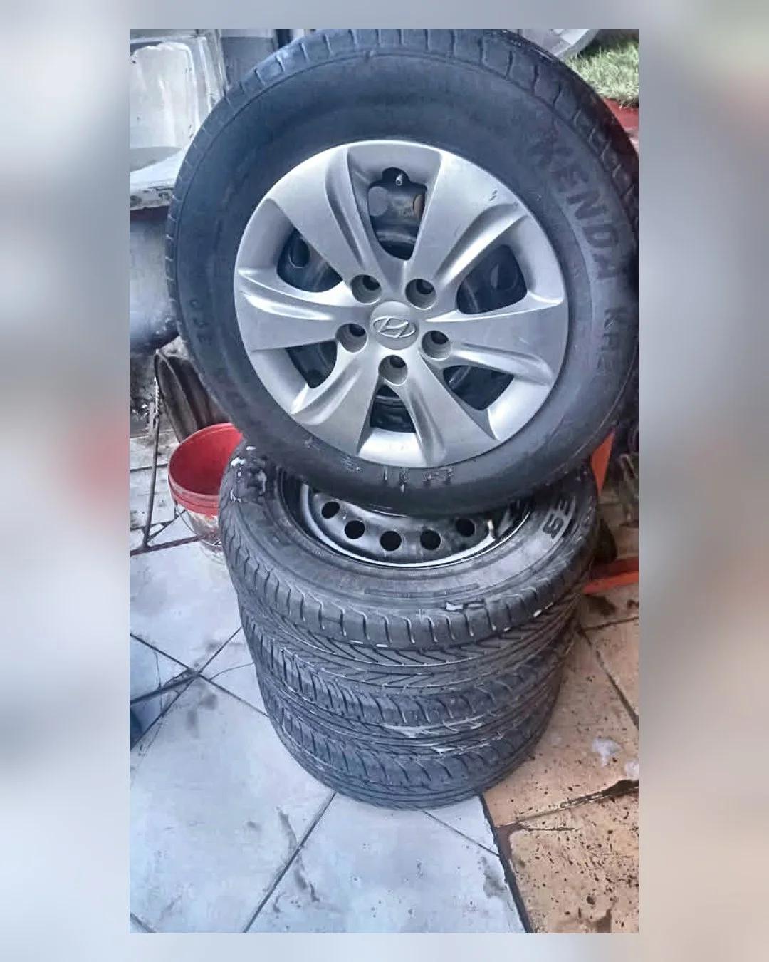 طقم جنوط 15 بوصة 5×114 بالكاوتش هيونداي إلنترا / كيا / جيلي / كارينز — استيراد