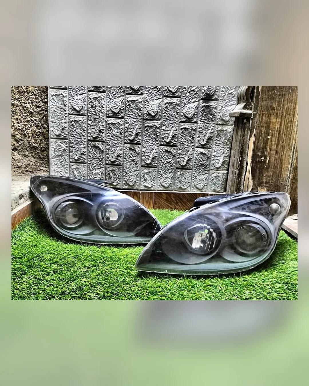 طقم كشافات أمامي هيونداي i30 — استيراد