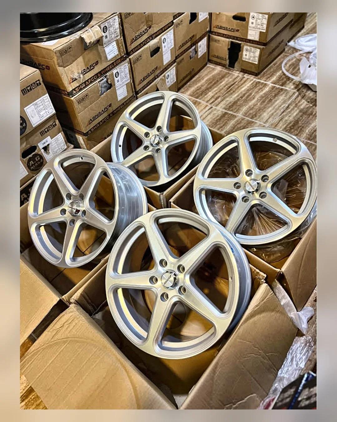 طقم جنوط Vossen 17 بوصة 5×114 — جديد بالكرتونة