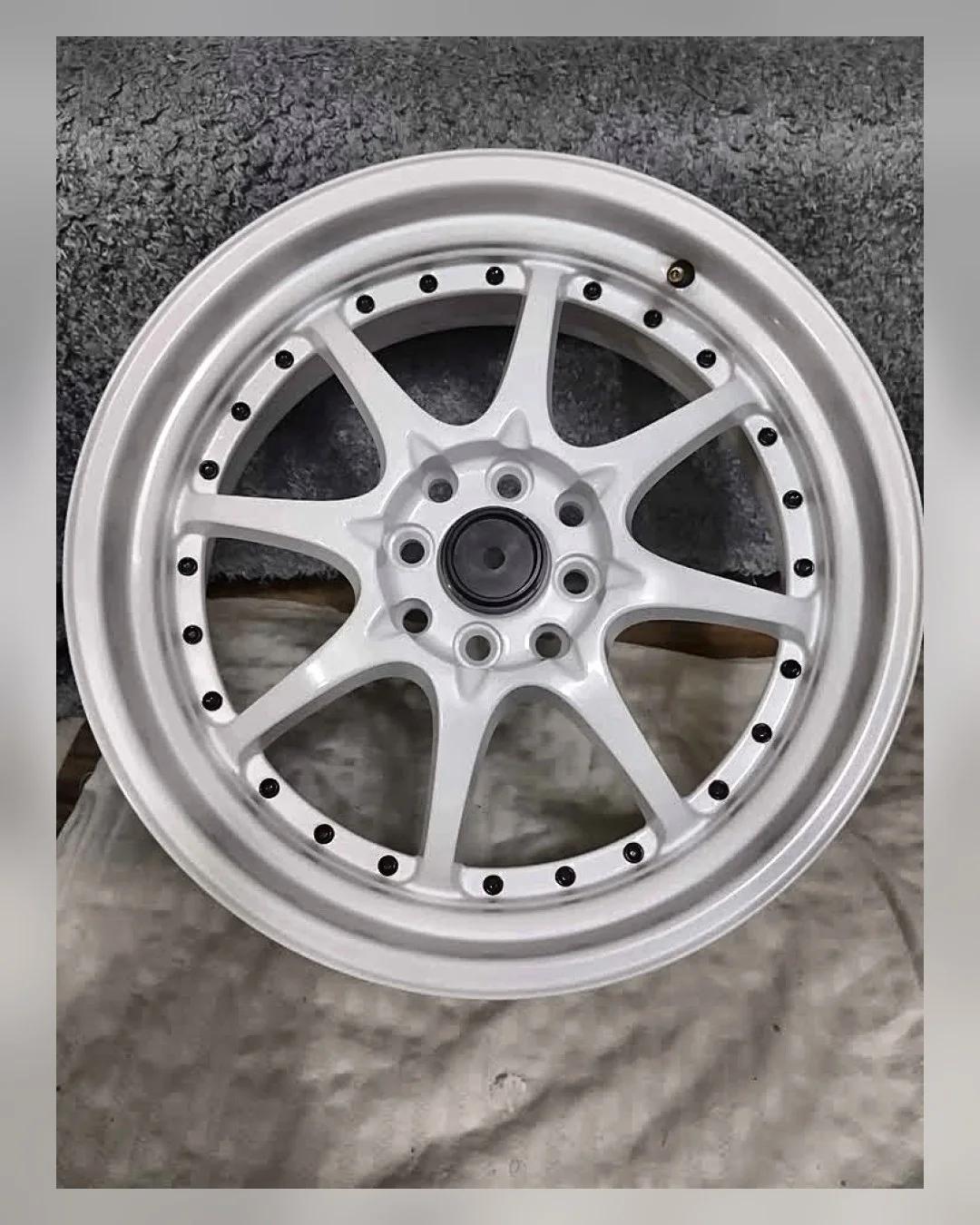 طقم جنوط Volk بشفة 17 بوصة أبيض 4×100/114 — استيراد