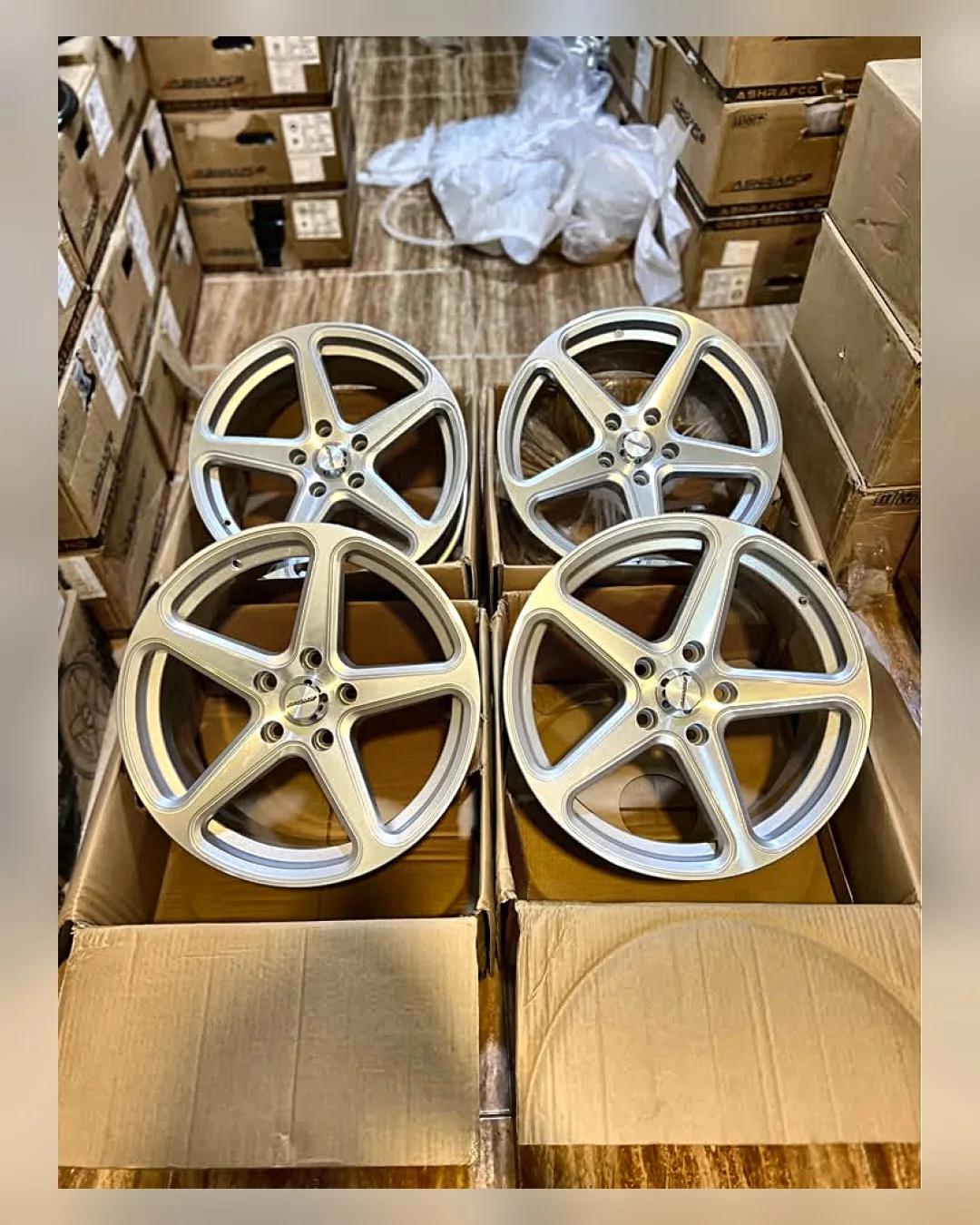 طقم جنوط Vossen 17 بوصة 5×114 — جديد بالكرتونة