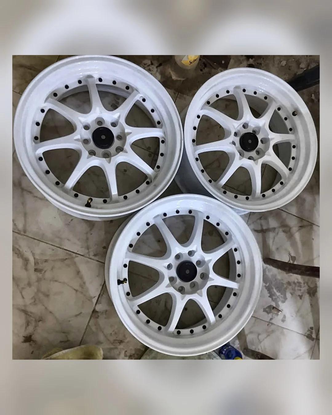 طقم جنوط Volk بشفة 17 بوصة أبيض 4×100/114 — استيراد
