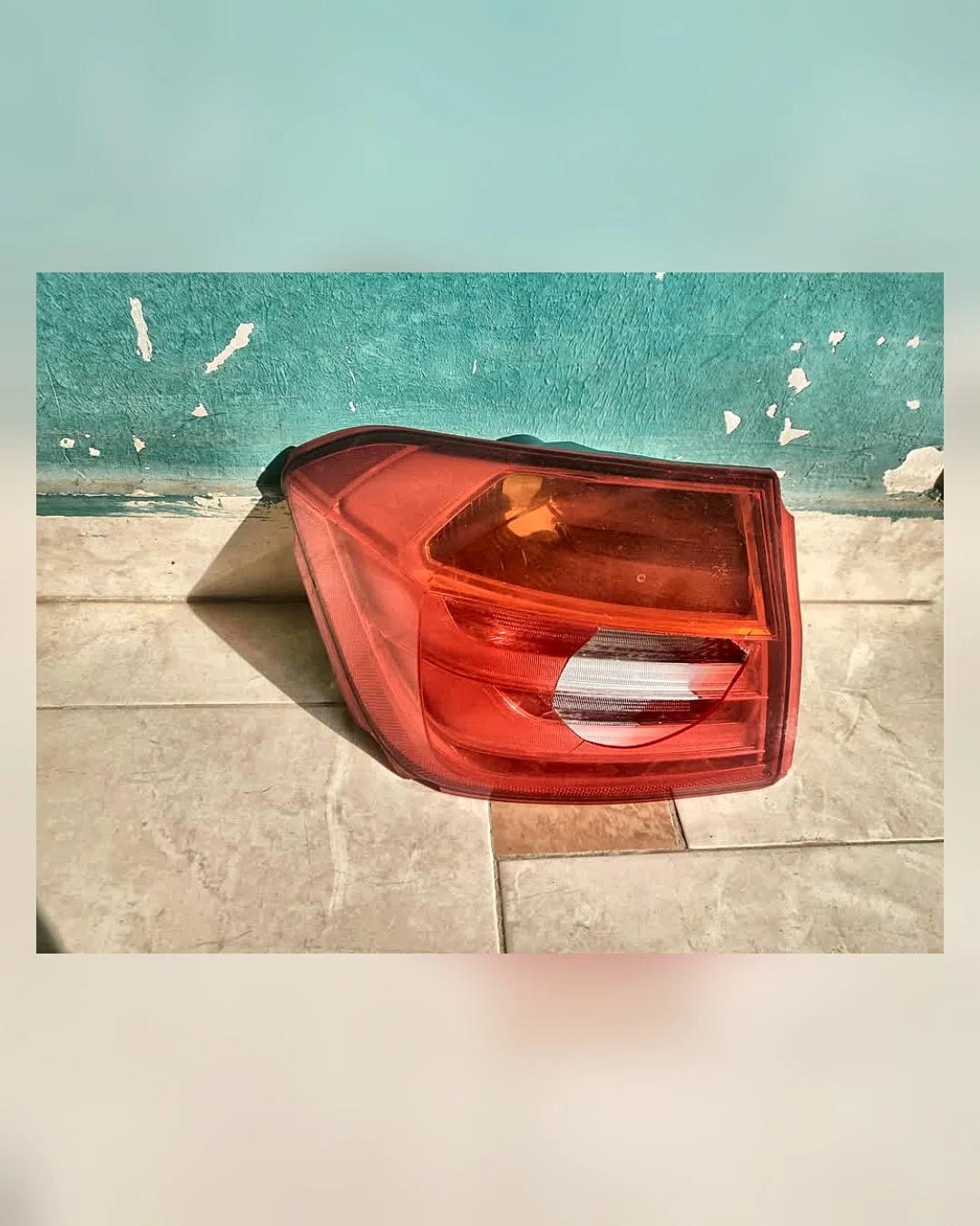 فانوس خلفي أصلي بي إم دبليو F30 — استيراد