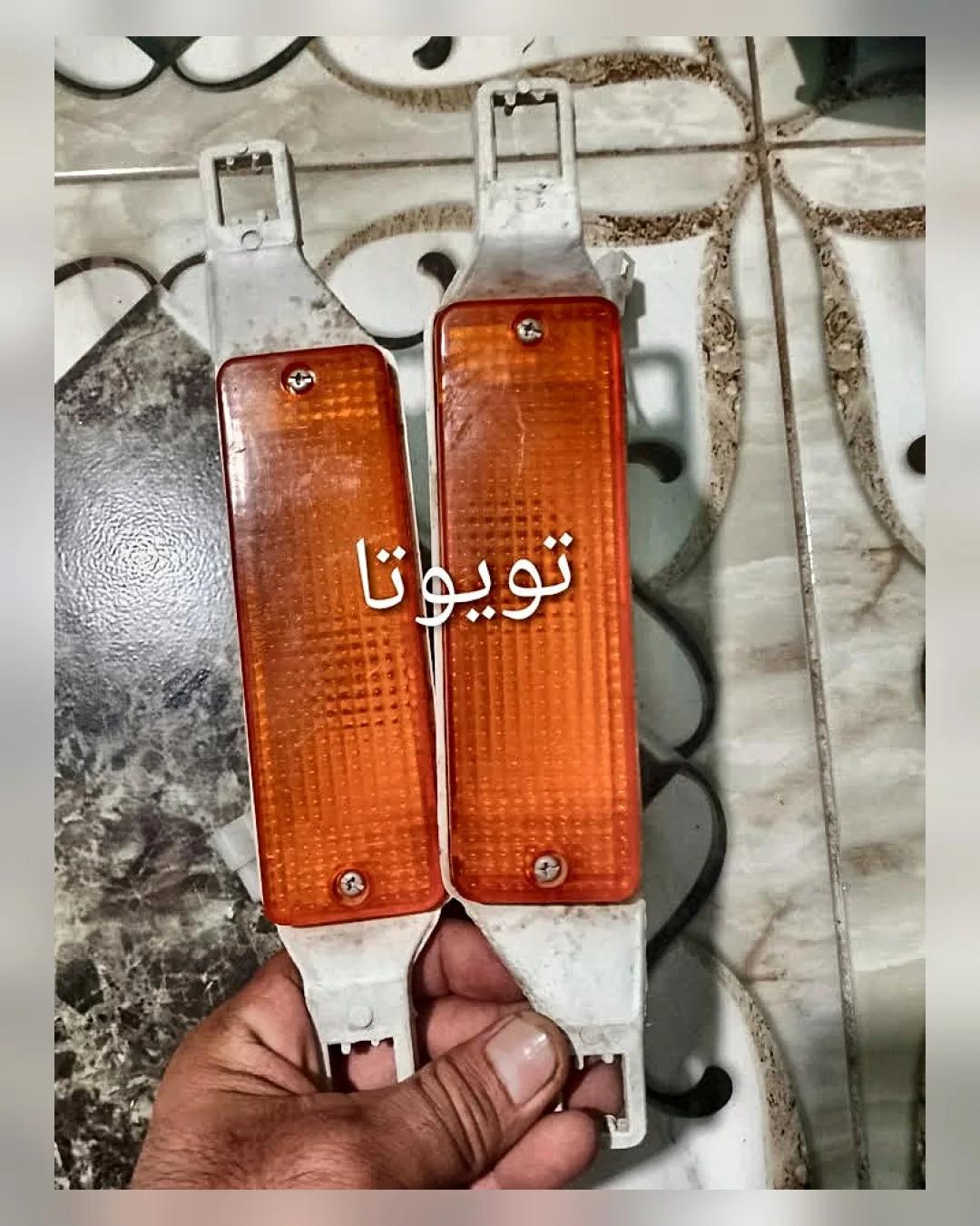 طقم فوانيس إشارة أمامي أصلي تويوتا — استيراد
