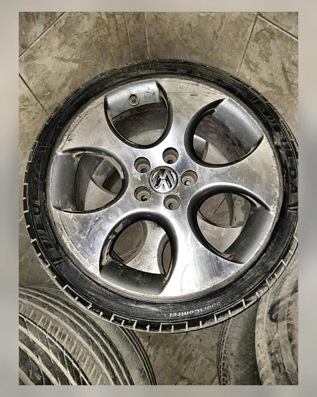 طقم جنوط 18 بوصة GTI — استيراد