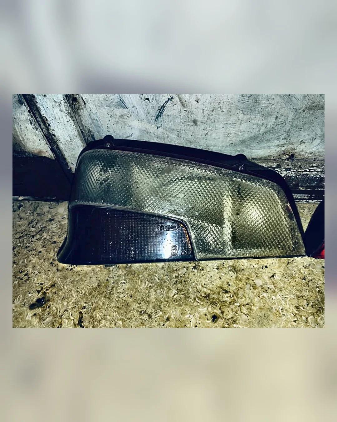 طقم فوانيس خلفية بيجو 106 — استيراد