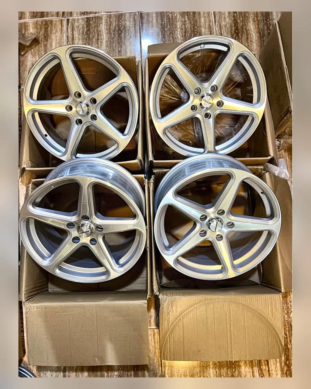 طقم جنوط Vossen 17 بوصة 5×114 — جديد بالكرتونة