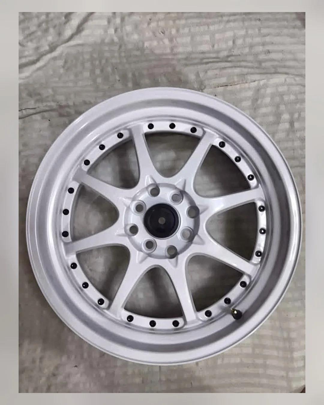 طقم جنوط Volk بشفة 17 بوصة أبيض 4×100/114 — استيراد