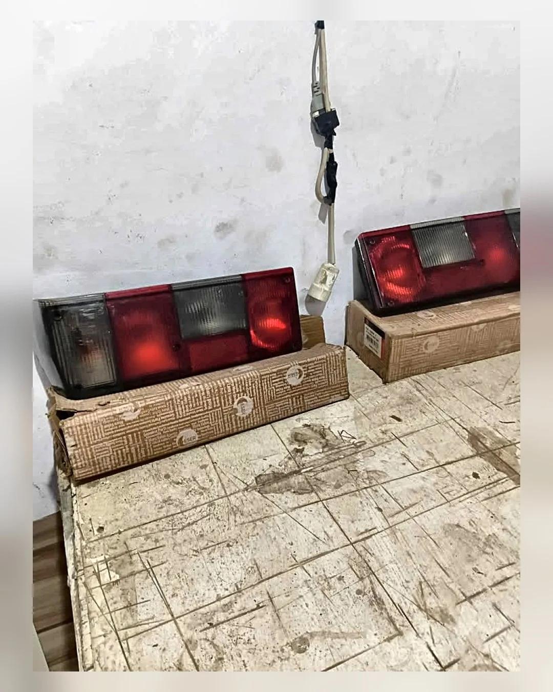 طقم فوانيس خلفية فيات شاهين